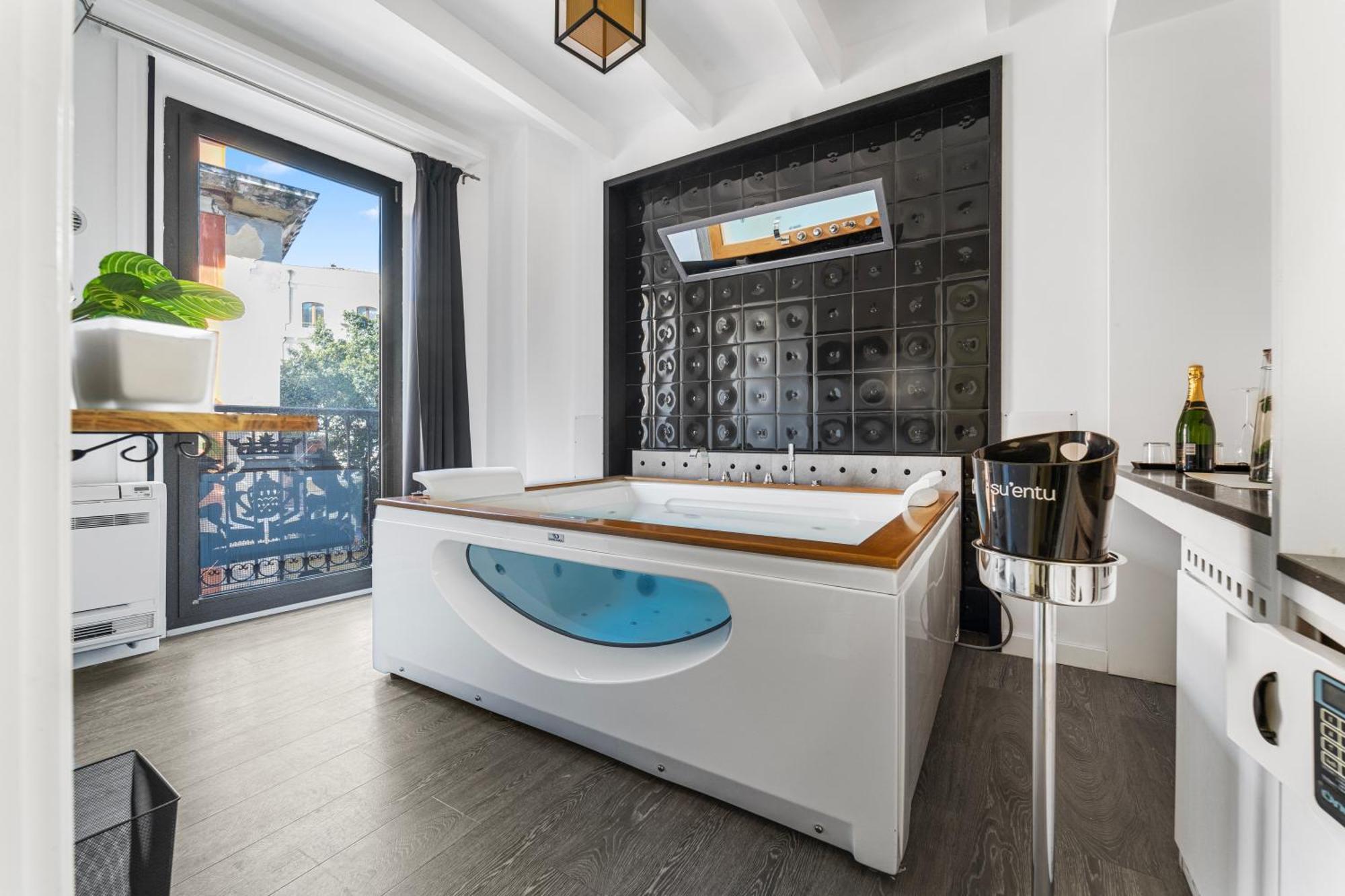 Ukiyo Suites And Rooms Cagliari Exteriér fotografie